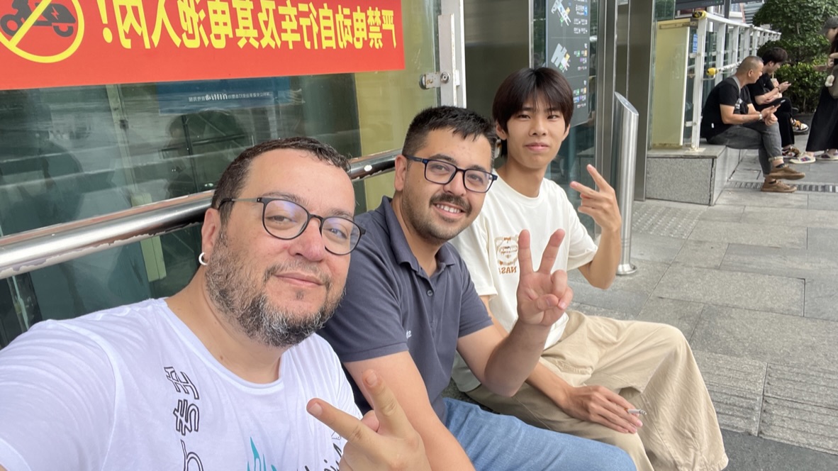 Hızlı treni beklerken